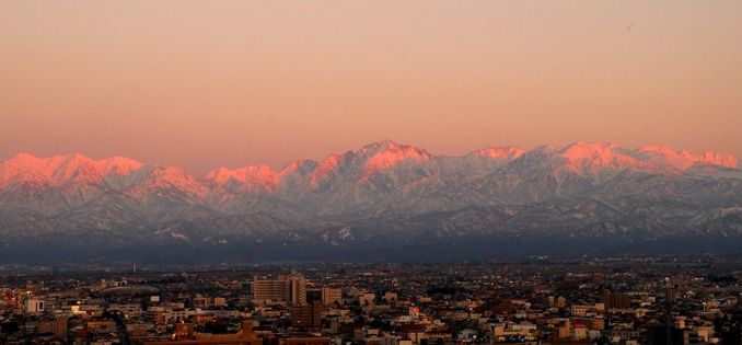 夕焼けの立山連峰（呉羽山展望台）