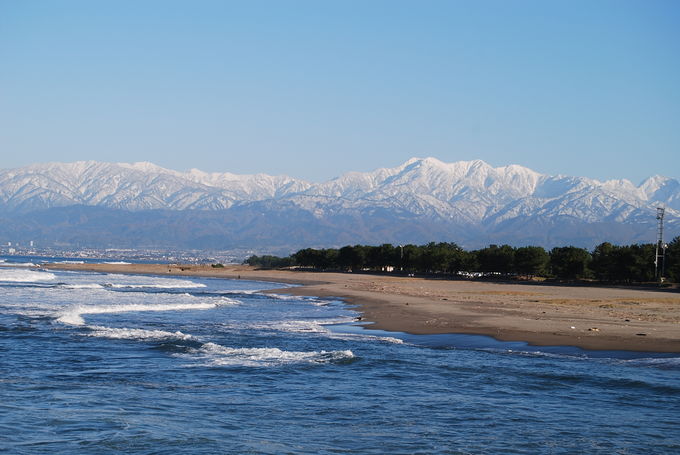 岩瀬浜から望む立山連峰②