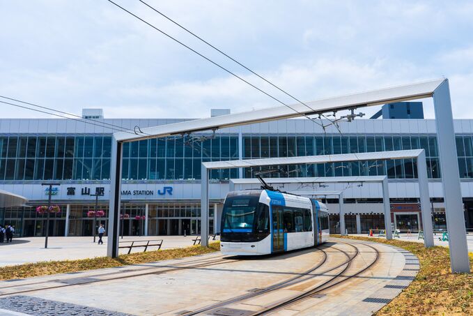 富山駅北口