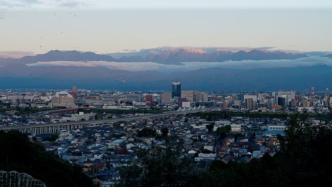 立山連峰(呉羽山から）