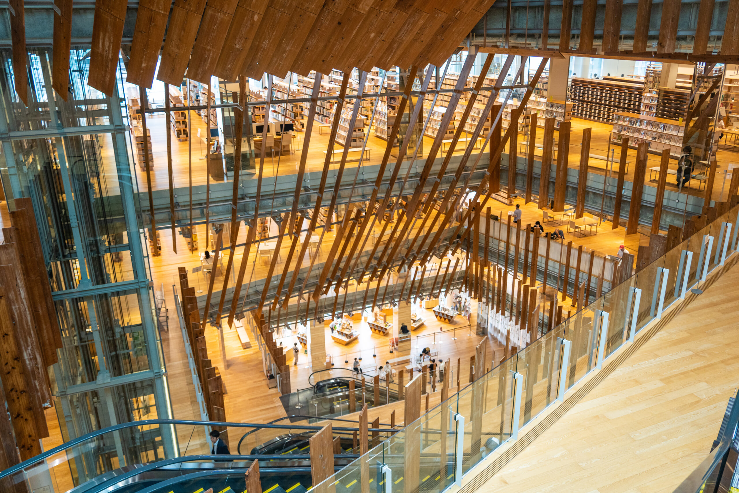 富山市ガラス美術館