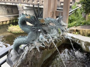 石倉町延命地蔵尊の水